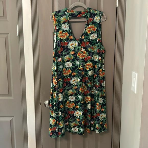 Derek Heart Dresses & Skirts - Derek Hart Summer Dress with Floral Print and Cutouts. Size 2X